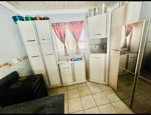 2 BEDROOM HOUSE FOR SALE IN VANDERBIJLPARK CE 4